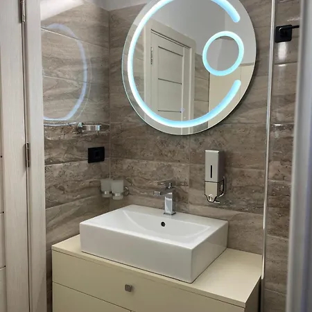 Luxury بوخارست
