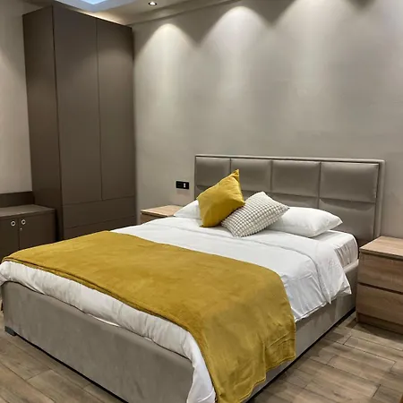 Luxury Apartmanhotel *